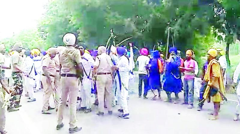 Sukhbir's visit was a protest by the Panthic parties Sukhbir's visit was a protest by the Panthic parties