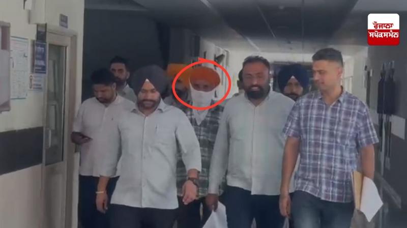 ਪੰਜਾਬ ਪੁਲਿਸ ਦੀ ਸਟੇਟ ਸਪੈਸ਼ਲ ਆਪਰੇਸ਼ਨ ਸੈੱਲ ਦੀ ਵੱਡੀ ਕਾਰਵਾਈ, ਗਰਮਖ਼ਿਆਲੀ ਰੇਸ਼ਮ ਸਿੰਘ ਨੂੰ ਕੋਰਟ ’ਚ ਕੀਤਾ ਪੇਸ਼ ਪੰਜਾਬ ਪੁਲਿਸ ਦੀ ਸਟੇਟ ਸਪੈਸ਼ਲ ਆਪਰੇਸ਼ਨ ਸੈੱਲ ਦੀ ਵੱਡੀ ਕਾਰਵਾਈ, ਗਰਮਖ਼ਿਆਲੀ ਰੇਸ਼ਮ ਸਿੰਘ ਨੂੰ ਕੋਰਟ ’ਚ ਕੀਤਾ ਪੇਸ਼