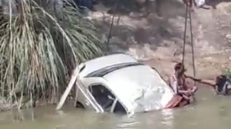 Death of four youths in a car collapsing in the canal Death of four youths in a car collapsing in the canal