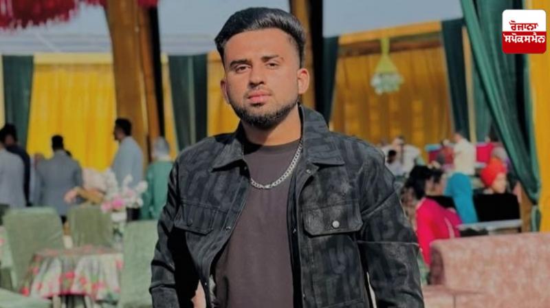 Car of assailants fleeing after killing youth in Hoshiarpur meets with accident, 1 dead, 4 injured Car of assailants fleeing after killing youth in Hoshiarpur meets with accident, 1 dead, 4 injured