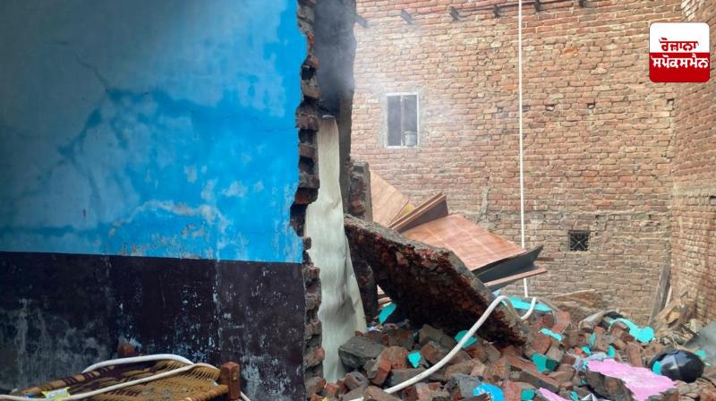 A gas cylinder exploded in a house in Delhi A gas cylinder exploded in a house in Delhi
