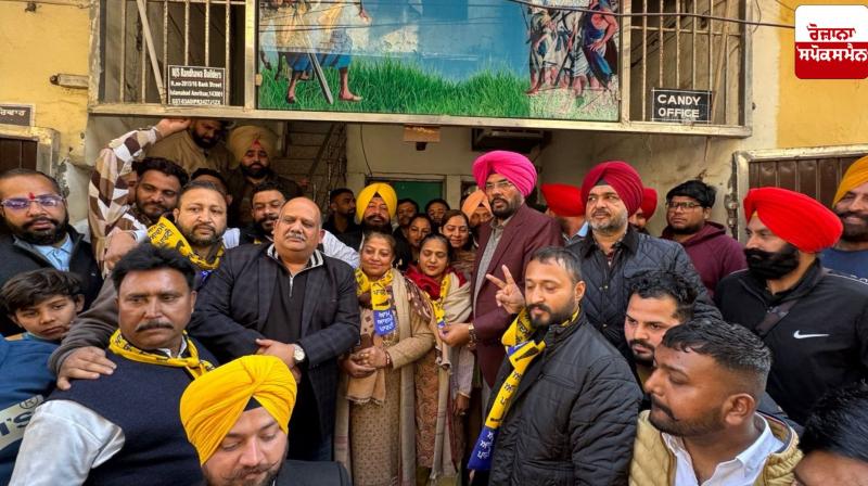 AAP gets major boost in Amritsar Municipal Corporation, two independent councilors join AAP AAP gets major boost in Amritsar Municipal Corporation, two independent councilors join AAP