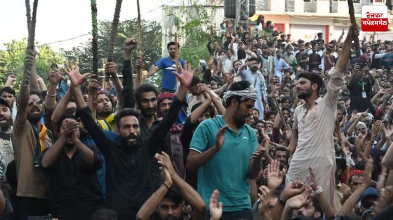 Protesters in Pakistan-occupied Kashmir take 25 Pakistani soldiers hostage Protesters in Pakistan-occupied Kashmir take 25 Pakistani soldiers hostage