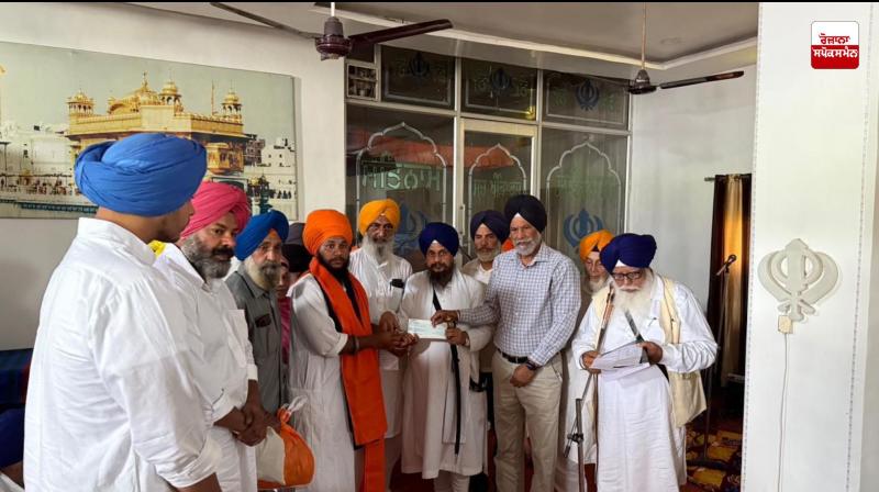 Jathedar Giani Harpreet Singh visits flood-affected areas of Amritsar Jathedar Giani Harpreet Singh visits flood-affected areas of Amritsar