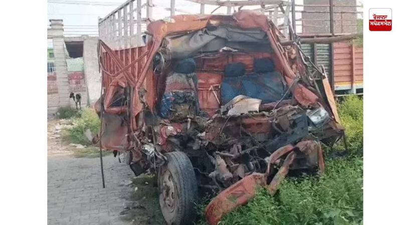 4 killed in high-speed truck collision with container 4 killed in high-speed truck collision with container