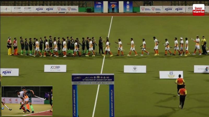 Indian and Pakistani players shake hands Indian and Pakistani players shake hands