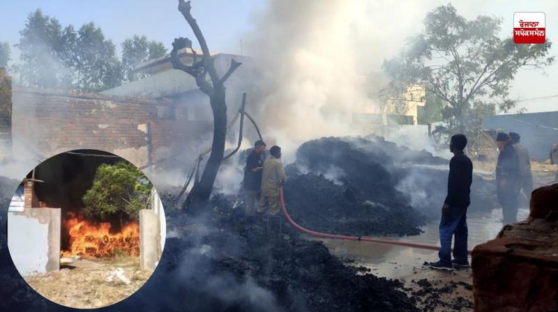 Massive fire breaks out in a garment godown in Ludhiana Massive fire breaks out in a garment godown in Ludhiana