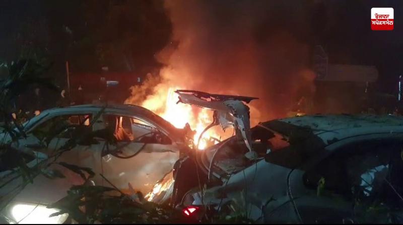 Big blast near Red Fort in Delhi