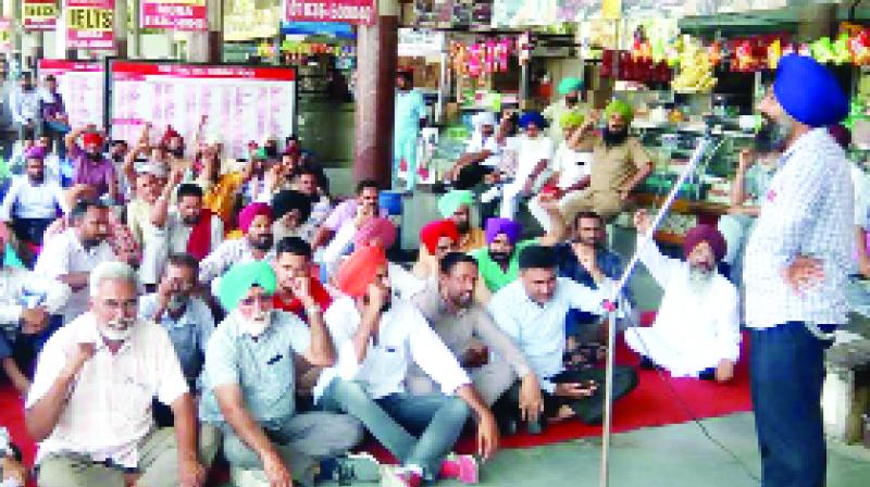 Punbus Workers Protesting Punbus Workers Protesting