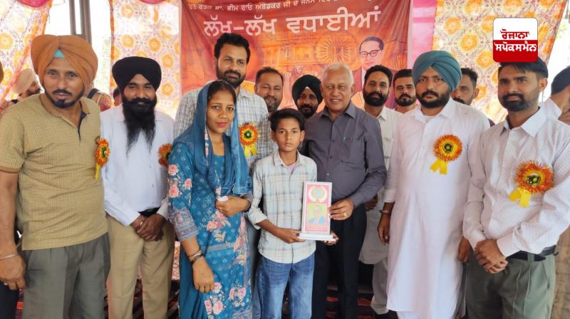 ਬਨਿਟ ਮੰਤਰੀ ਬਰਿੰਦਰ ਕੁਮਾਰ ਗੋਇਲ ਨੇ ਭਾਸ਼ਣ ਅਤੇ ਲਿਖਾਈ ਮੁਕਾਬਲਿਆਂ ਦੇ ਜੇਤੂ ਵਿਦਿਆਰਥੀ ਸਨਮਾਨੇ ਬਨਿਟ ਮੰਤਰੀ ਬਰਿੰਦਰ ਕੁਮਾਰ ਗੋਇਲ ਨੇ ਭਾਸ਼ਣ ਅਤੇ ਲਿਖਾਈ ਮੁਕਾਬਲਿਆਂ ਦੇ ਜੇਤੂ ਵਿਦਿਆਰਥੀ ਸਨਮਾਨੇ