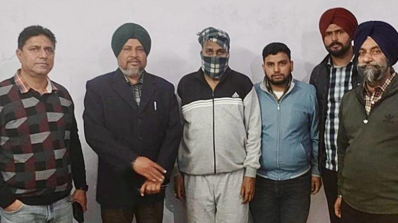 VB arrests Civil Surgeon Office clerk for taking Rs 35,000 bribe news in punjabi 