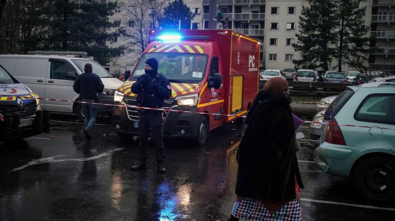 10 dead, including 5 children, in France apartment fire 10 dead, including 5 children, in France apartment fire