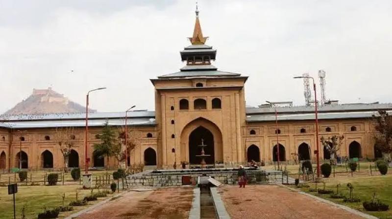 Jamia Masjid Srinagar prohibits men, women from sitting together Jamia Masjid Srinagar prohibits men, women from sitting together