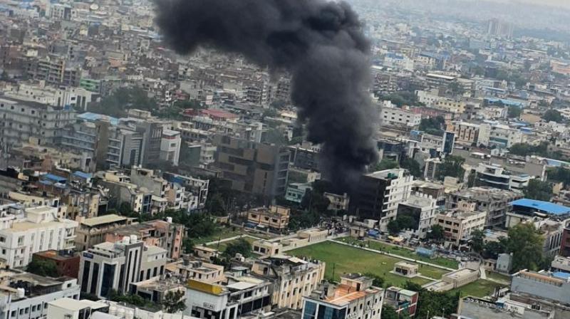 Massive fire at plastic factory in Noida, no loss of life reported Massive fire at plastic factory in Noida, no loss of life reported
