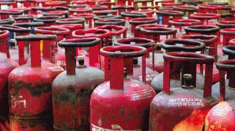 Lpg gas cylinder gets insurance of 50 lakhs 