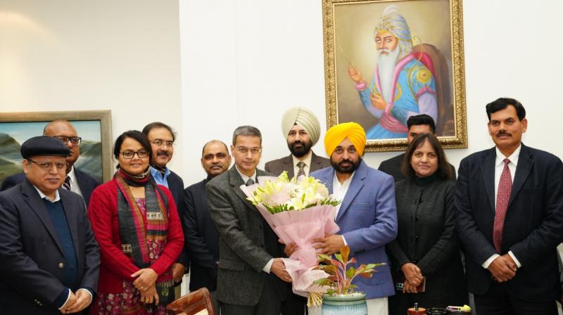 CM Bhagwant Mann Meeting Withs IAS and PCS Officials CM Bhagwant Mann Meeting Withs IAS and PCS Officials