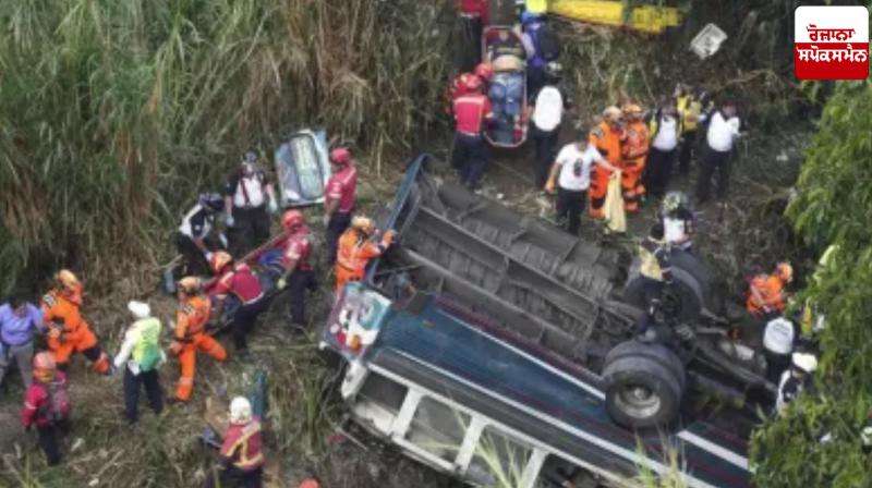 Bus falls into ravine in Guatemala, 55 dead Bus falls into ravine in Guatemala, 55 dead