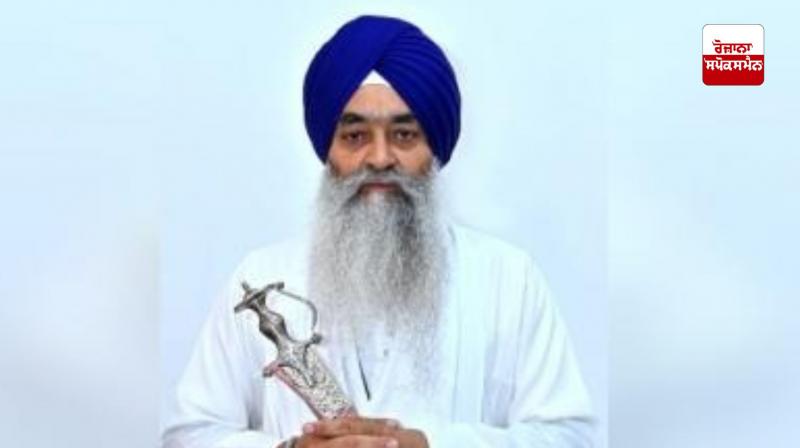 It is unfortunate that the sarpanch wearing a kakar was not allowed to enter the 15th August function at the Red Fort. It is unfortunate that the sarpanch wearing a kakar was not allowed to enter the 15th August function at the Red Fort.