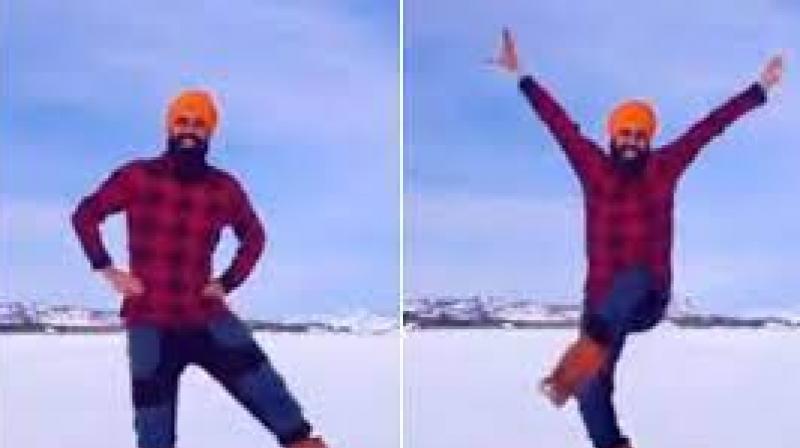 Sikh youth finds bhangra after taking second dose of corona vaccine Sikh youth finds bhangra after taking second dose of corona vaccine