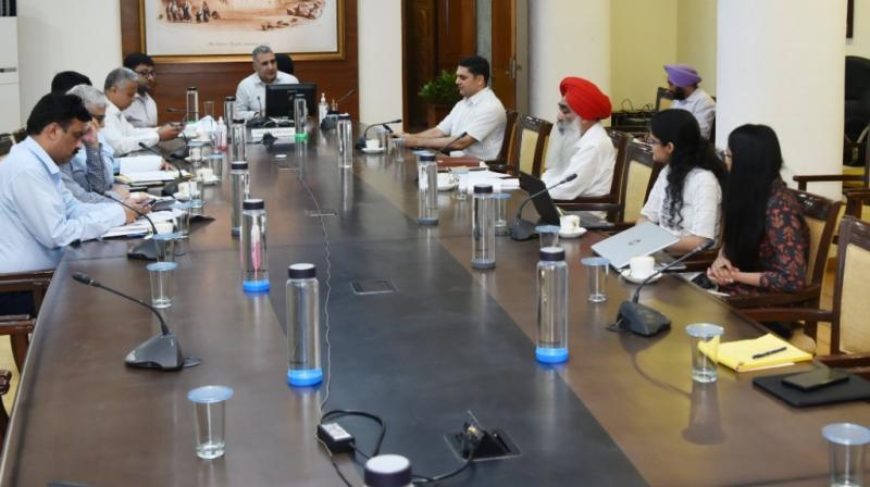 Punjab Chief secretary holds review meeting with top officials and dcs on stubble management