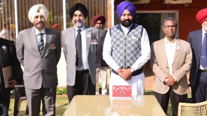 Defense Services Welfare Minister Fauja Singh Sarari paid tribute to the martyrs on the occasion of Armed Forces Flag Day.