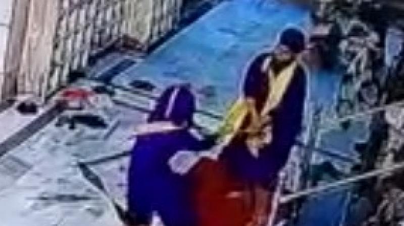 Clash between Nihang Singhs in Gurdwara Sahib, 4 injured Clash between Nihang Singhs in Gurdwara Sahib, 4 injured