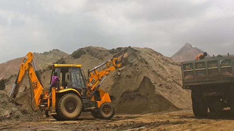 Attack on JE to stop illegal mining Jagraon News Attack on JE to stop illegal mining Jagraon News