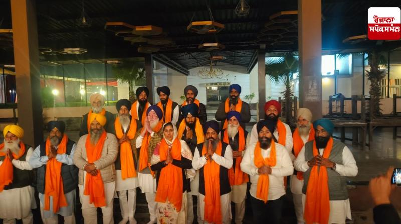 19 independent candidates who won in the 'Haryana Sikh Gurdwara Management Committee' elections formed 'Akal Panthak Morcha' 19 independent candidates who won in the 'Haryana Sikh Gurdwara Management Committee' elections formed 'Akal Panthak Morcha'