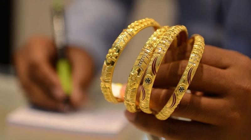 Gold climbed to record level of rs 600