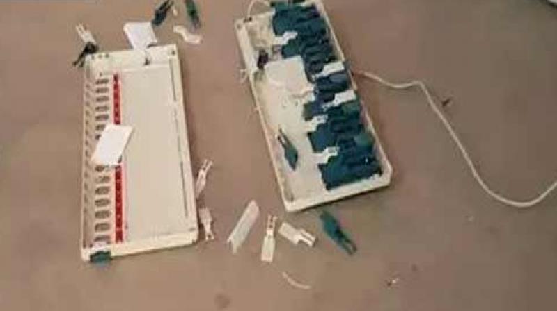 During the election in Bihar, a young man broke EVM machine During the election in Bihar, a young man broke EVM machine