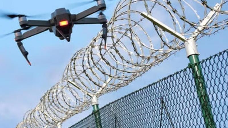 Drone seen again on Indo-Pak border, BSF fired and sent back Drone seen again on Indo-Pak border, BSF fired and sent back