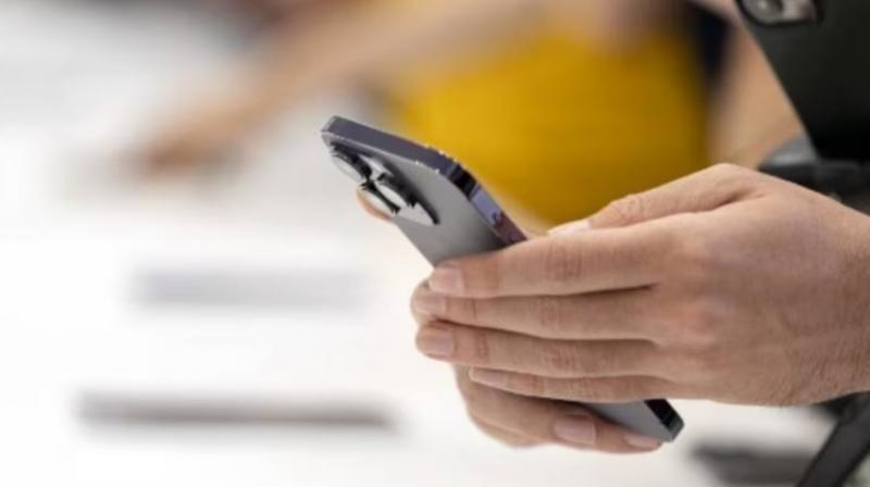 'Appoint Indians as CEOs, COOs', Centre tells Chinese handset manufacturers 'Appoint Indians as CEOs, COOs', Centre tells Chinese handset manufacturers