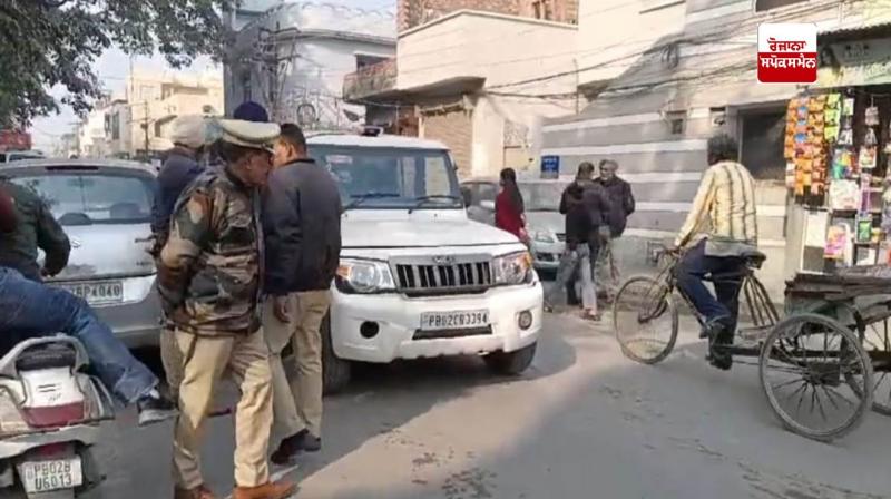 An explosion near the police station in Amritsar, Allah officers of the police are present on the spot An explosion near the police station in Amritsar, Allah officers of the police are present on the spot
