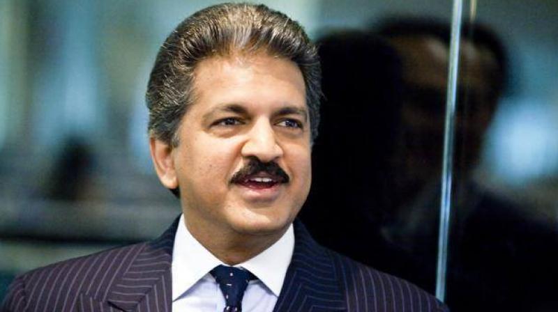 Anand mahindra company started free cab service for people in mumbai amid lockdown