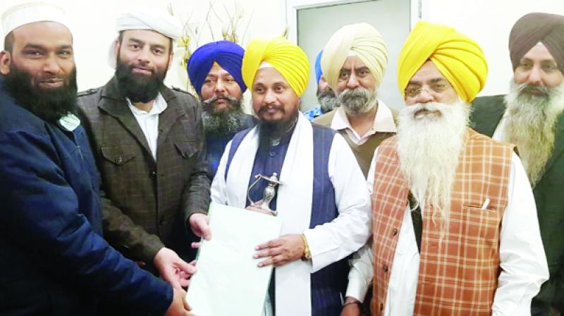 Naib Shahi Imam Maulana Usman visits with Akal Takht Jathedar Giani Harpreet Singh