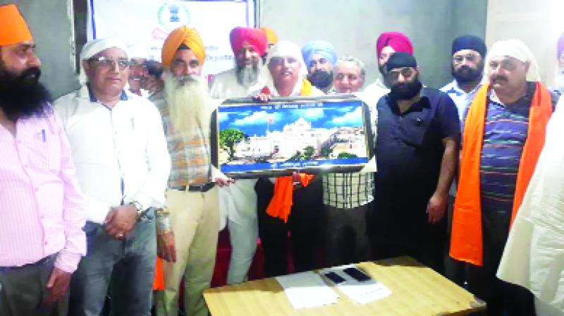 Shopkeepers Honoring Officials Shopkeepers Honoring Officials