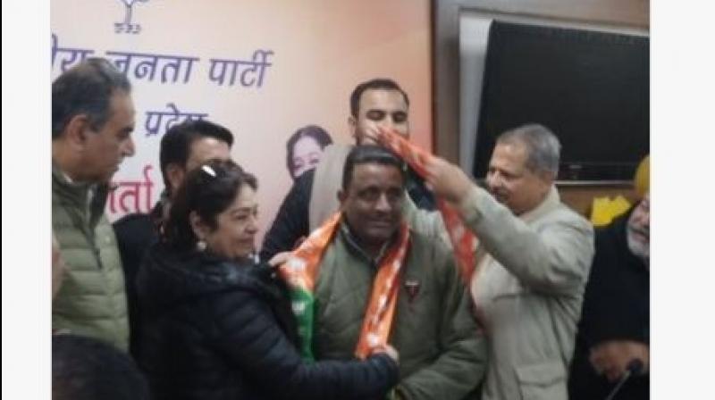 An AAP councilor joined the BJP before the mayoral election Chandigarh News in punjabi An AAP councilor joined the BJP before the mayoral election Chandigarh News in punjabi