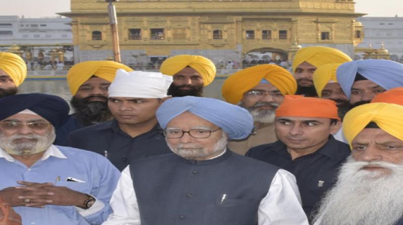 Dr. Manmohan Singh in Sri Darbar sahib amritsar