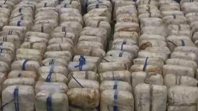 One Man Arrested with 200 crore heroin One Man Arrested with 200 crore heroin