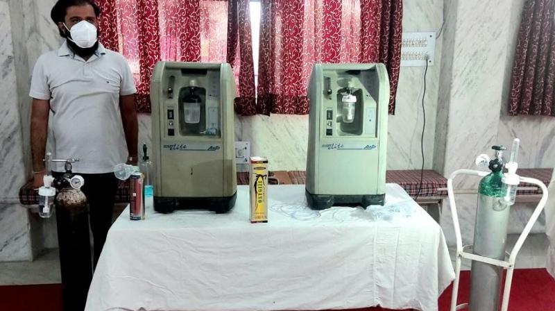 Delhi housing society came forward to save lives bought oxygen machine Delhi housing society came forward to save lives bought oxygen machine