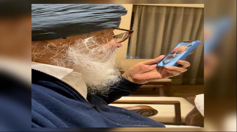 Parkash Singh Badal video call with Sukhbir Singh Badal Parkash Singh Badal video call with Sukhbir Singh Badal