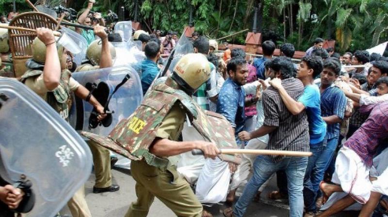 Gujarat tear gas shells left on Farmers, 60 people detained Gujarat tear gas shells left on Farmers, 60 people detained