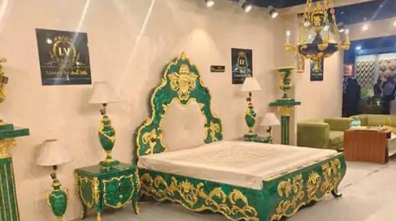 27 thousand salary man built a Royal bedroom worth Rs 3.50 crores