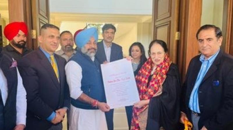 Punjab Government honored Padma Shri Rajni Becter with 'Certificate of Honor' Punjab Government honored Padma Shri Rajni Becter with 'Certificate of Honor'