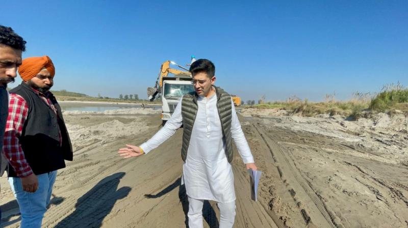 Raghav Chadha raids sand mafia in CM's area Chamkaur Sahib Raghav Chadha raids sand mafia in CM's area Chamkaur Sahib