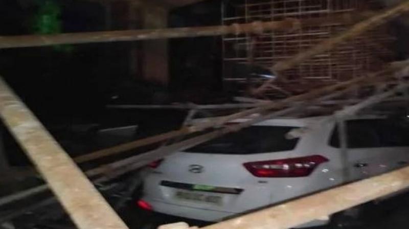 11 people injured in overbridge collapse