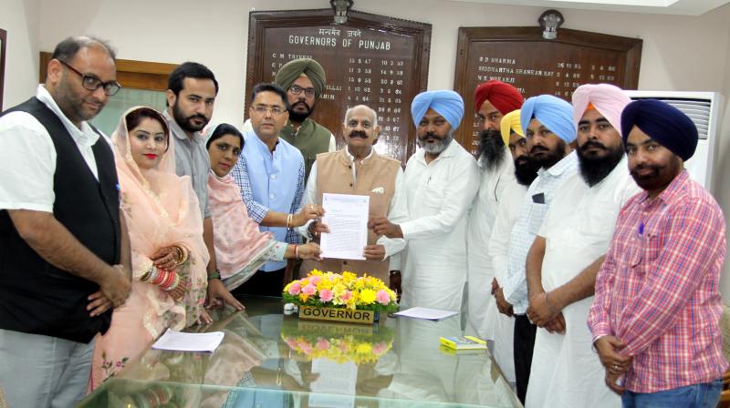 AAP's delegation meets governor for teacher's demands AAP's delegation meets governor for teacher's demands