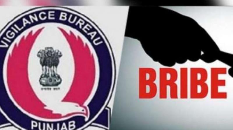 Caught ASI by Vigilance in bribe matter Caught ASI by Vigilance in bribe matter