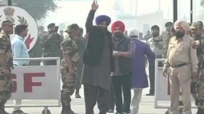 Navjot Sidhu left for Pakistan