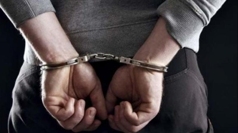 Arrest smuggler Arrest smuggler